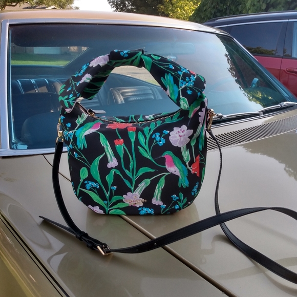 Kate Spade Hand Bag. - Picture 7 of 12